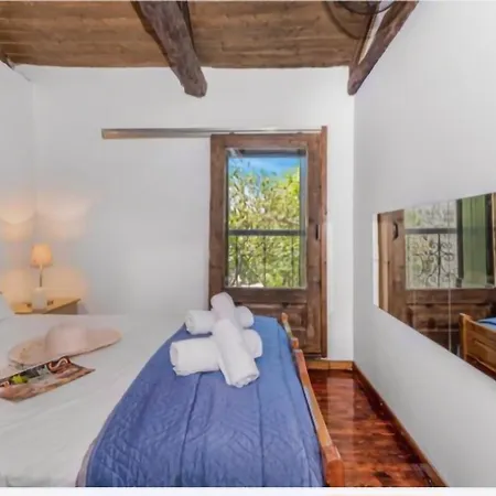 Serene Retreat In Kolivata Village *