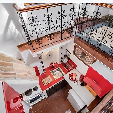 Serene Retreat- Sleeps 4 Wifi Courtyard