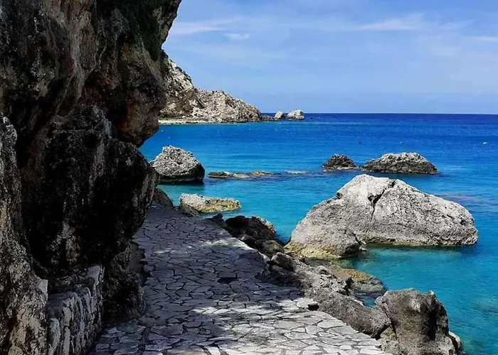 Holiday home Serene Retreat In Kolivata Village