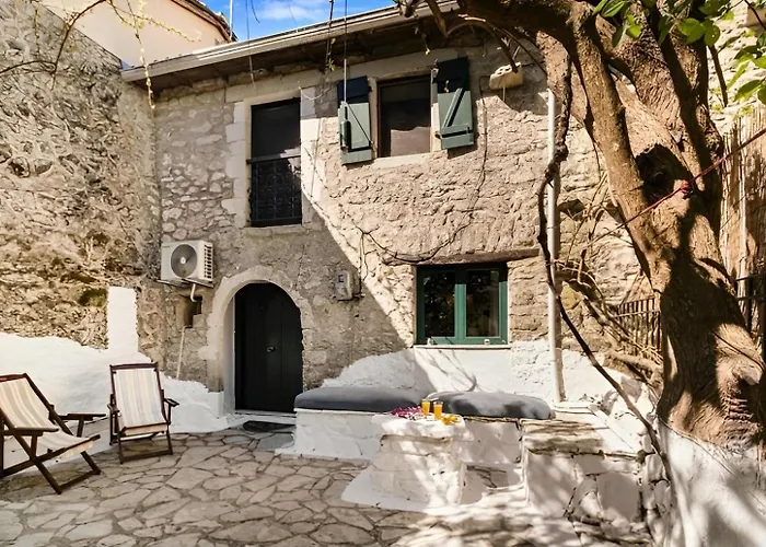 Serene Retreat In Kolivata Village Holiday home