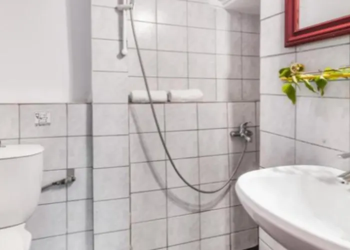 Serene Retreat In Kolivata Village Kollivata